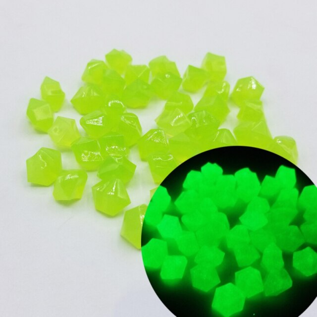 300Pcs / Pack Small Stones Garden Decoration Bright Glow In The Fish Tank Dark Decorative Outdoor Rocks: Fruit Green