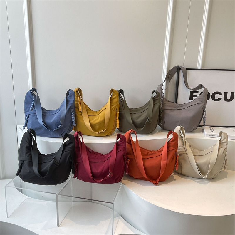 Nylon Fabric Shoulder Bag High Capacity Women's Crossbody Messenger Bag Leisure Versatile Shoulder Hobos Bag