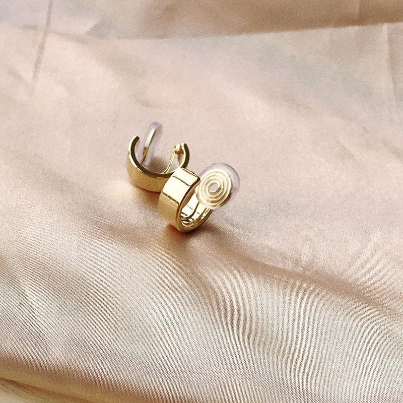 GNADE JUNI Neue Gold Farbe Moskito Spule Clip auf Band Ohrringe Keine Durchbohrten Niedlich C bilden Ohr Manschette Ohrringe Ohr Clips Schmuck: Ursprünglich Titel