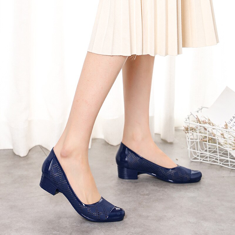 Vrouwen Sandalen Mesh Dames Pompen Vrouwen Schoenen Ademende Slip Vrouwelijke Lage Hakken Hollow Out Zomer Sandalen Pu Mode