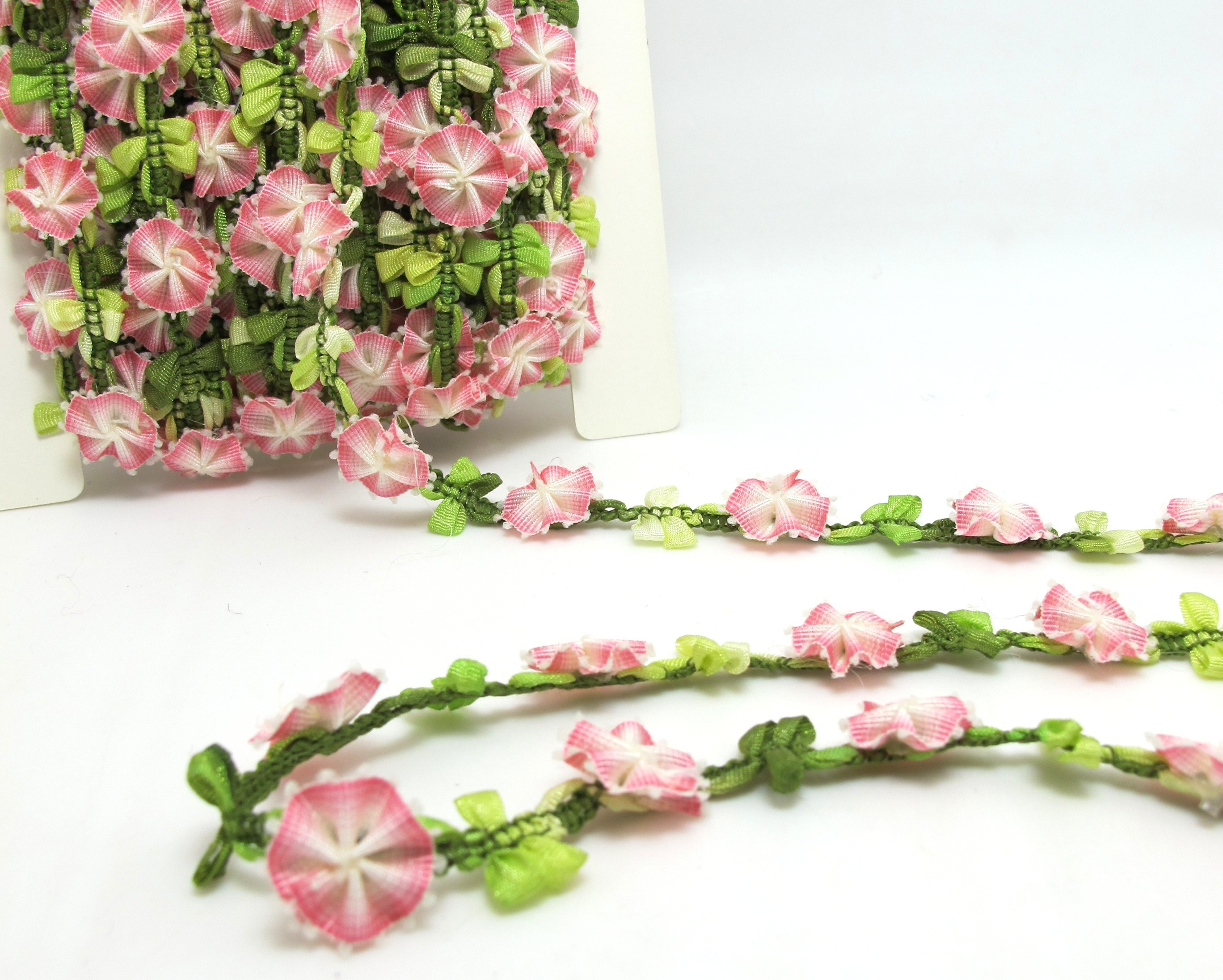 Ruban rococo tissé de 2 mètres avec boutons de fleurs roses | ruban floral décoratif | matériel de scrapbooking | vêtements | décor