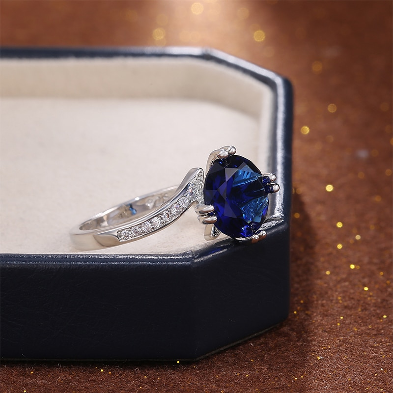 Huitan Luxury Solitaire Band Blue Cubic Zirconia Women Rings Classic Four Claws Female Wedding Party Finger Ring Jewelry