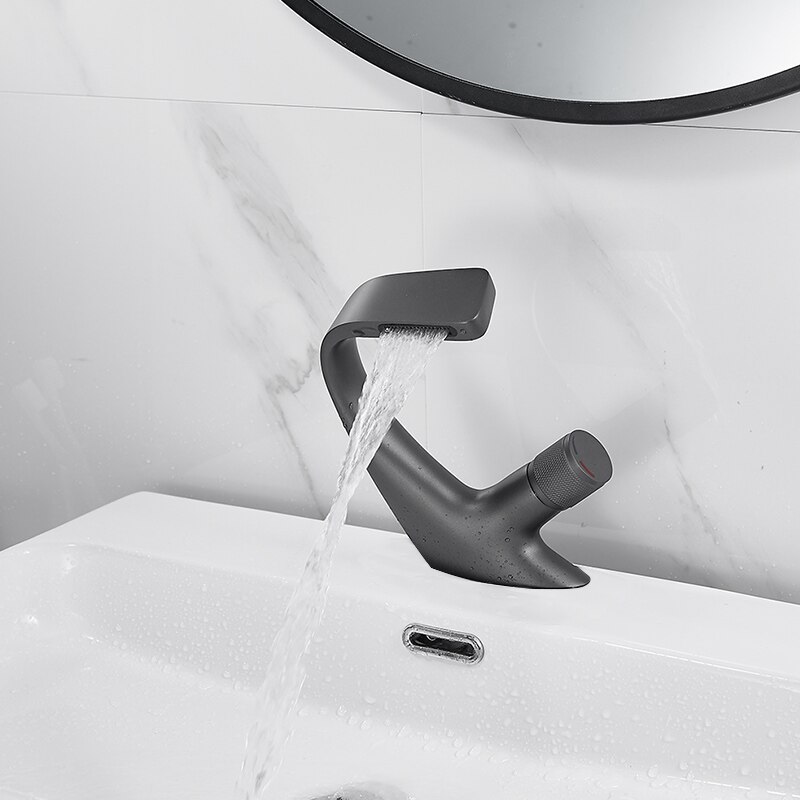 Massiv mässing köksblandare borstad svart badkran mässing enkelhållare enkelhåls handfat blandare vattenkranar, mattsvart: D