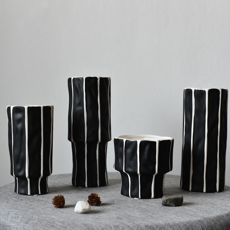 European Black and White Striped Ceramic Vase Desktop Living Room Furnishings Porcelain Crafts Countertop Vase Home Decoration
