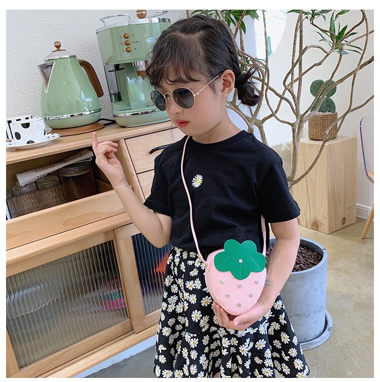 Lovely Little Girls Crossbody Purse Fruit Shaped Shoulder Bag Chic Coin Purse for Daily Use Children Bags Summer
