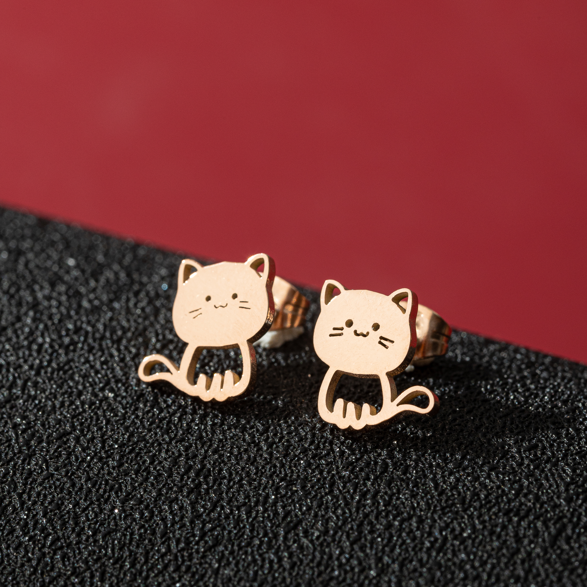 Jisensp 1 paire de boucles d'oreilles chat Animal de dessin animé mignon en acier inoxydable chaton boucle d'oreille pour femmes filles bijoux drôles Oorbellen: Rhodium plaqué