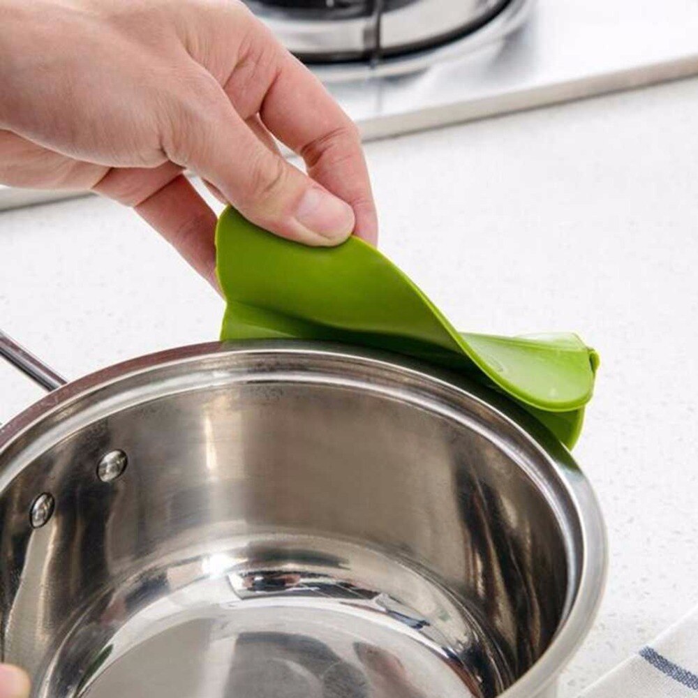 Praktisk anti spild køkken tragt gadget silikone hæld tud slip på hæld til skåle pander gryder hjem køkken værktøj
