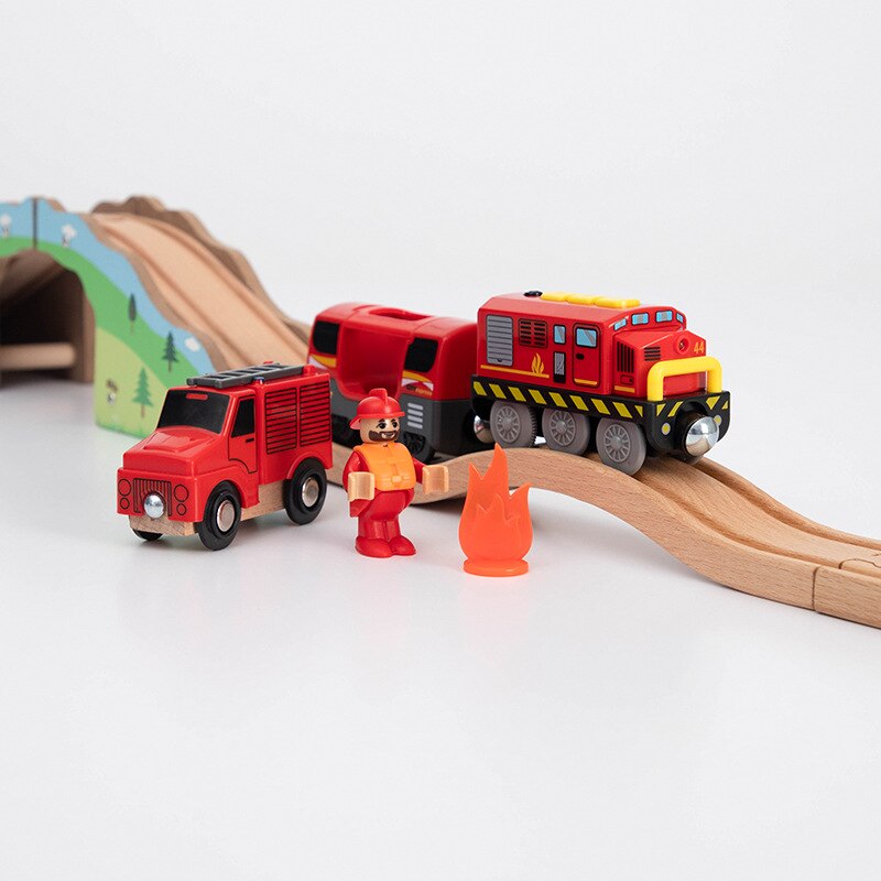 Locomotiva ferroviaria RC treno elettrico collegato magneticamente giocattolo ferroviario magnetico compatibile con binario in legno Biro per regalo per bambini