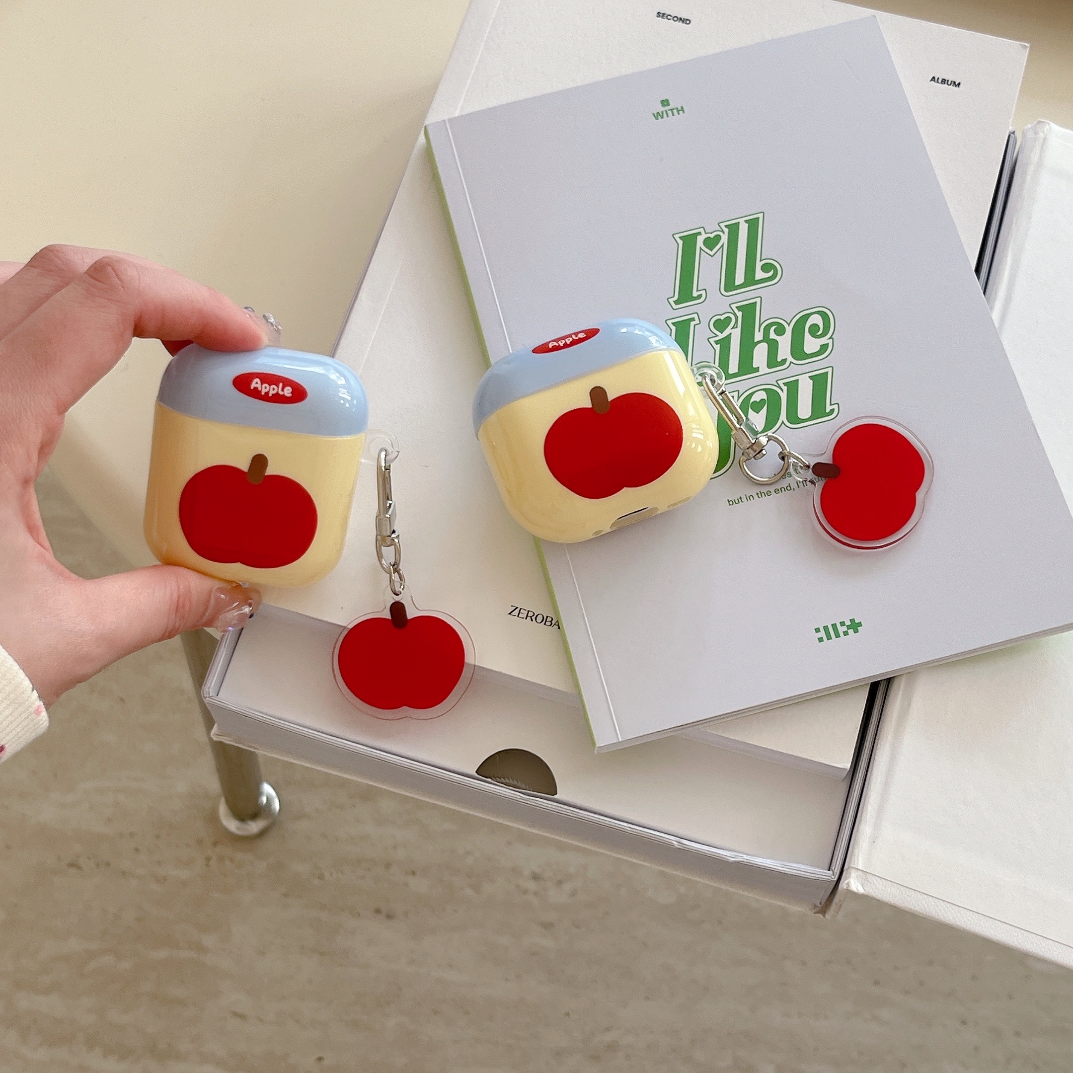 IMD rouge Apple modèle étui pour écouteurs avec pendentif pour Apple Airpods 1 Airpods 2, Pro/pro2 Airpods 3 Airpods 4