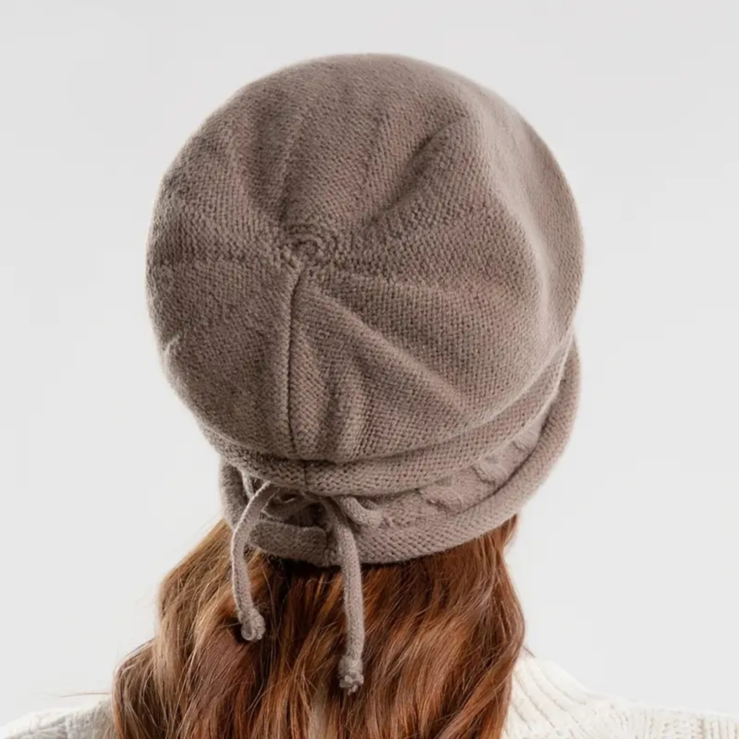 Vintage jaren 1920 dames winter gebreide emmerhoed: stijlvolle ronde rand, modieuze effen kleur, eenvoudige en warme muts