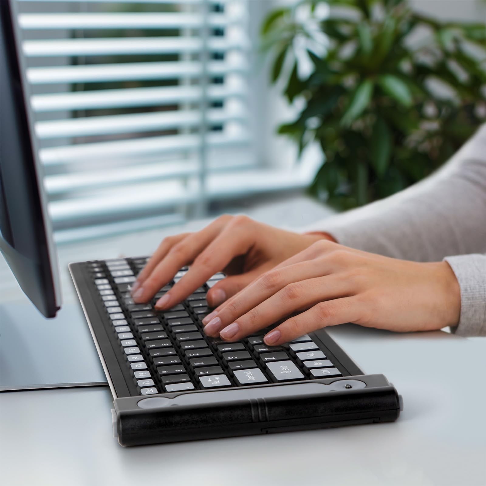 Wireless Silicone Keyboard,Foldable 2.4G USB Flexible Waterproof Slim Keyboard Universal Silent Roll Up Keypad For PC Laptop