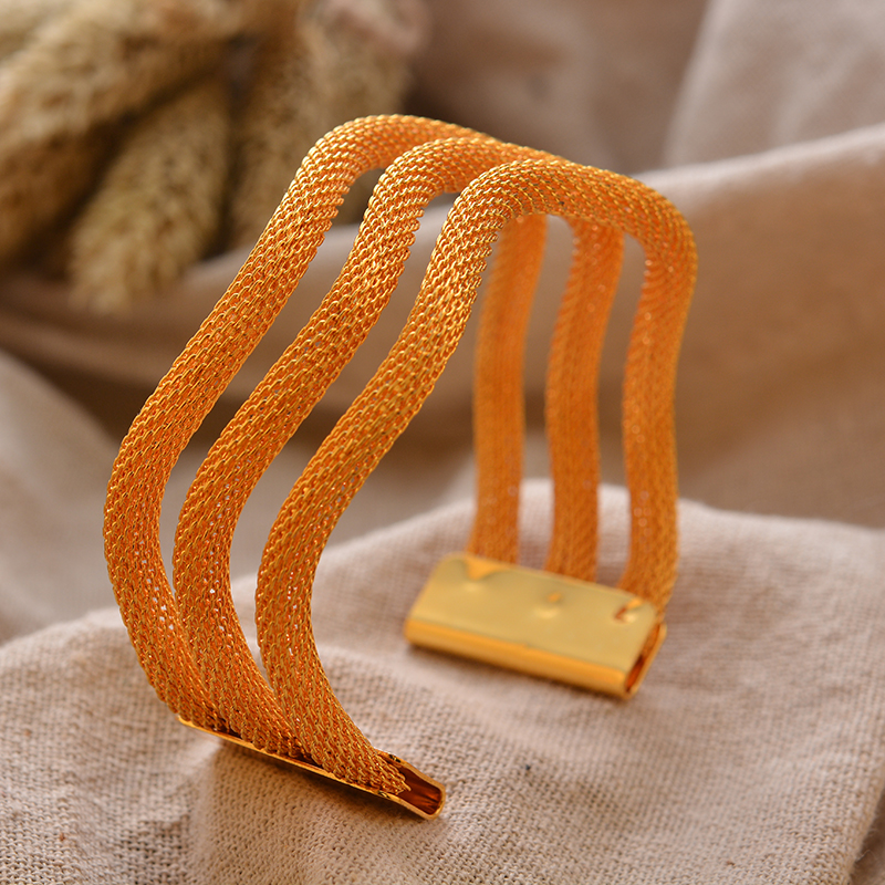 Neue Frankreich Gold Farbe Armreifen für Frauen Männer Blume Können Öffnen Armbänder: Rosa