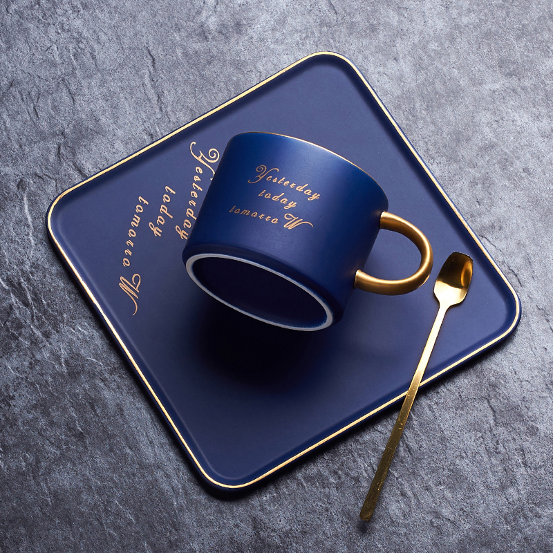 Gouden Rand Luxe Keramische Kantoor Koffie Kop En Schotel Set Melk Thee Mokken Verjaardag Koppels Vrienden Cup Met Lepel geschenkdoos: Matte blue