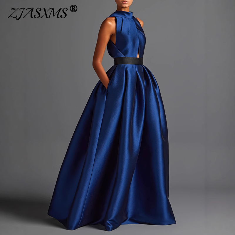 Gewaden voor dames Elegante halter satijnen feestjurken Lente sexy gedrapeerde effen lange jurk met veters Zomer holle Boheemse maxi-jurk