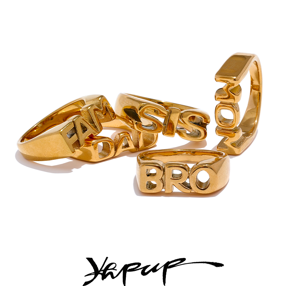 Yhpup fam pappa søster bror mamma statement rollebesetning familie brev ring rustfritt stål tekstur gullfarge attraktive smykker 18k pvd belagt