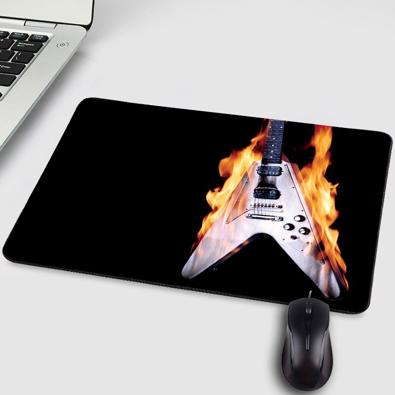 Neue Lustige Kunst Tapeten Gitarre aufbringen Gedruckt Mousepad Für Schmücken Schreibtisch Tabelle Kreative Diy Maus Pad Für Musik Liebhaber: 2 / 21x26cm