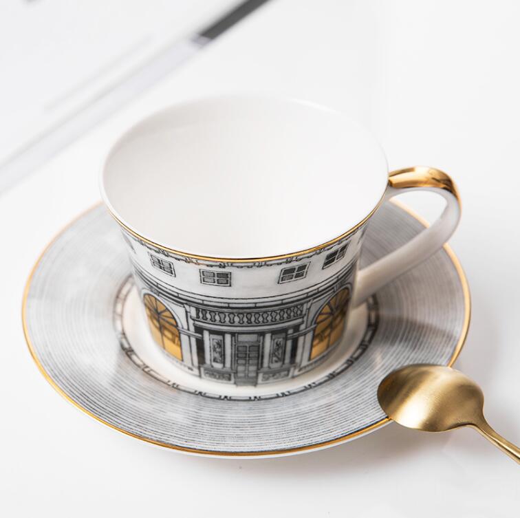 Retro Gold Neuschwanstein Zwaan Kasteel Decoratieve Bone China Plaat Decoratieve Plaat 8/10 Inch Plaat Koffie Cup Lade: Coffee Cup and Tray