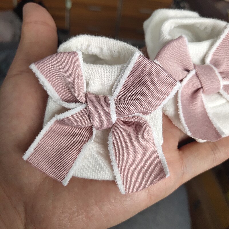 Weiche atmungsaktive Bowknot Baby Socken gemütliche Baumwolle Neugeborenen Mädchen Stiefel Socken Mit Gummi Sohlen Anti Unterhose socken freundlicher kleinkind clo: Weiß / 0 zu12m