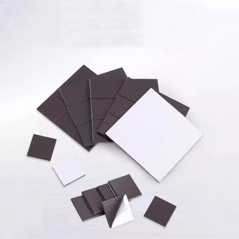 Fogli magnetici quadrati 20mm ~ 35mm Magneti autoadesivi quadrati Foglio magnetico morbido in gomma Frigorifero Ufficio Fogli magnetici fai da te