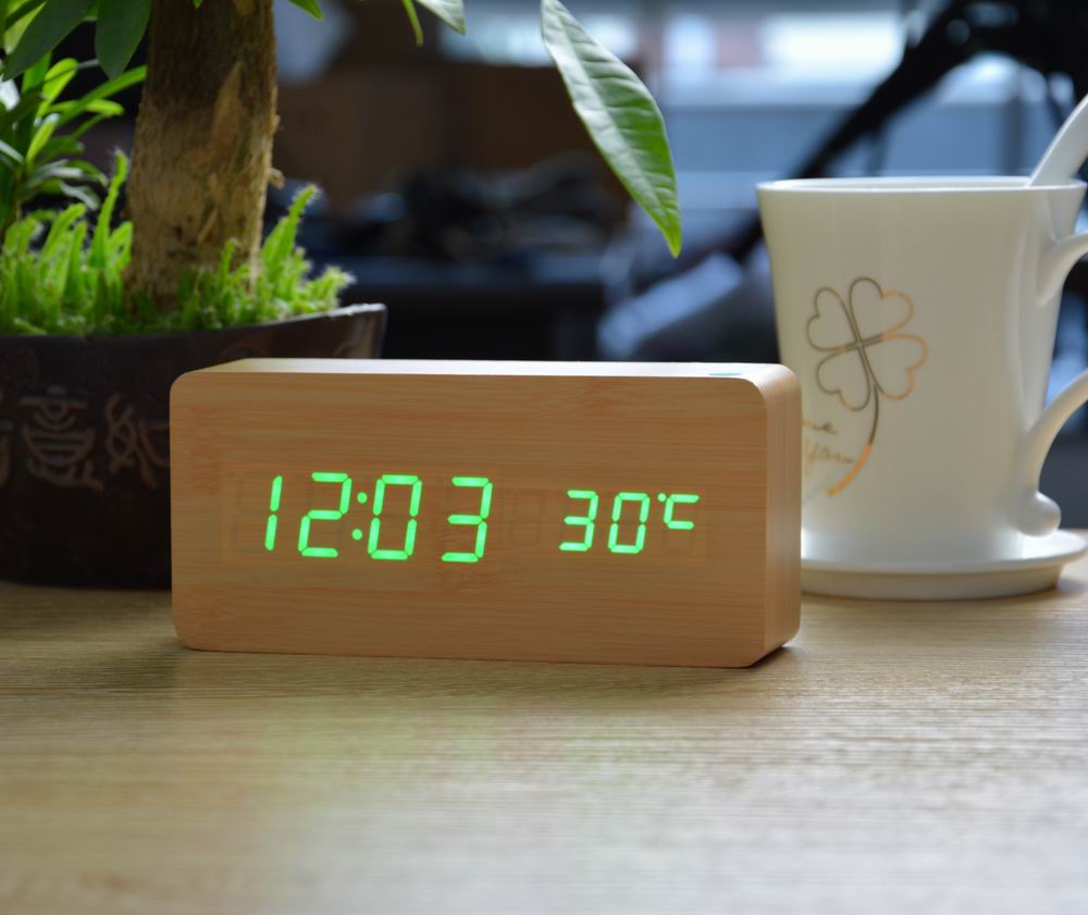 Mode Houten Wekkers Met Thermometer Eenvoudige Rechthoek Tafel Klokken Led Sound Control Desktop Decoratie Klok: bamboo green