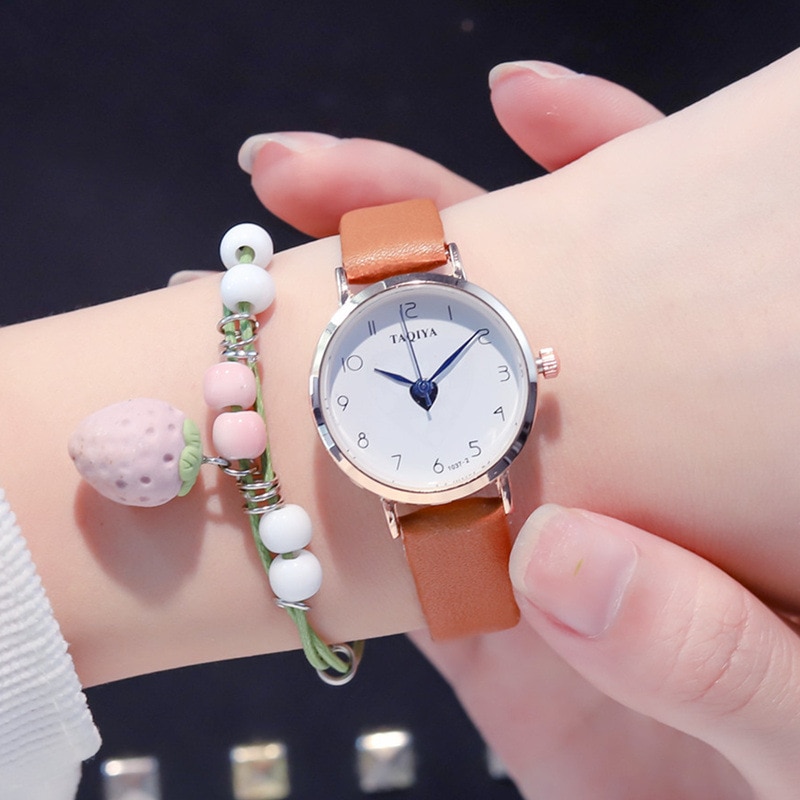 Dameshorloge met hartvormige blauwe wijzer dames quartzhorloges casual klein wit leren klokje dames polshorloges