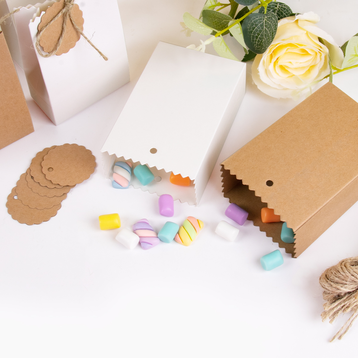 Bolsa de artesanal de papel Kraft Retro, caja de dulces para recuerdo de boda, galleta blanca y marrón, bolsa de embalaje de alimentos con cuerda, decoración de cumpleaños, 10/20/30 Uds.