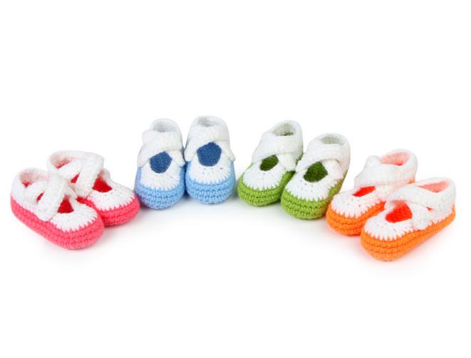 10 par/parti bløde baby drenge pigefarver udhulet kryds manuel strik til småbørn sko børneseng sko 11cm: Multi