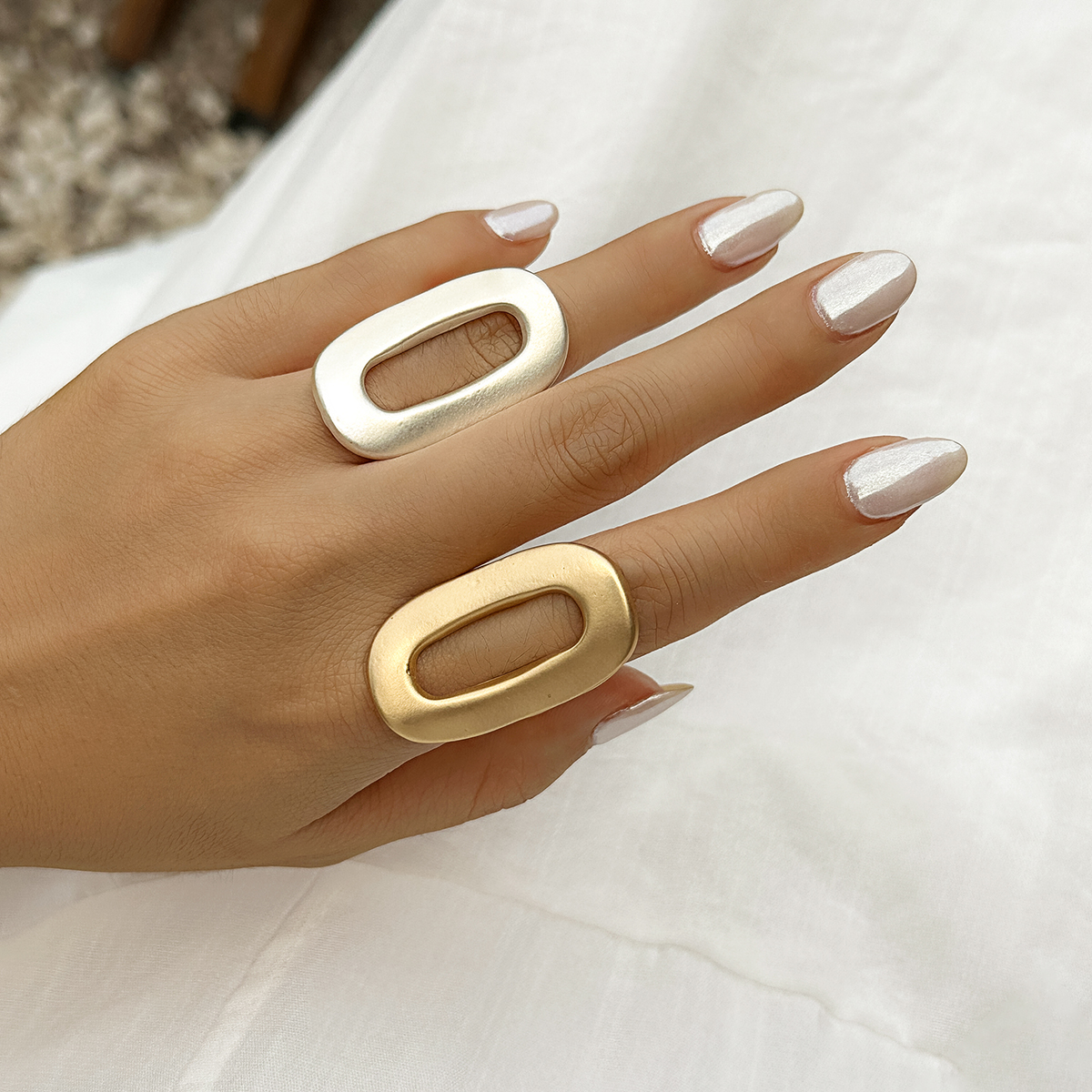 Bagues ovales géométriques ajourées pour femmes, grandes bagues créatives réglables, mates, bijoux de déclaration à la pour filles