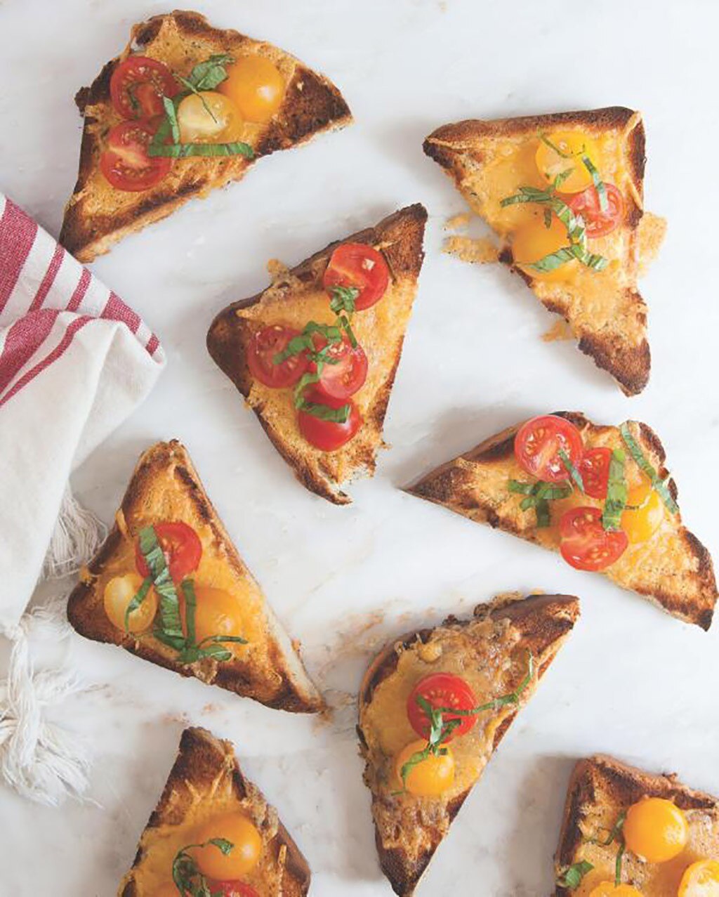 2 Slice Toaste Stainless Steel Toasters with Removable Crumb Tray for Bagels Keep Warm Defrost Slot Toaster