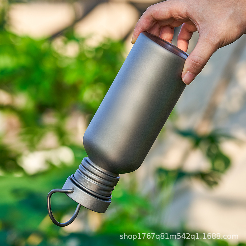 Zewnętrzna tytanowa butelka na wodę 500 ml/600 ml/750 ml Butelki na wodę robić jazdy na rowerze