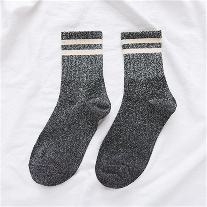 Stil vinterstribet glitter kvinder sokker harajuku skinnende piger streetwear sjove sokker korte sokker til kvinder: Sort