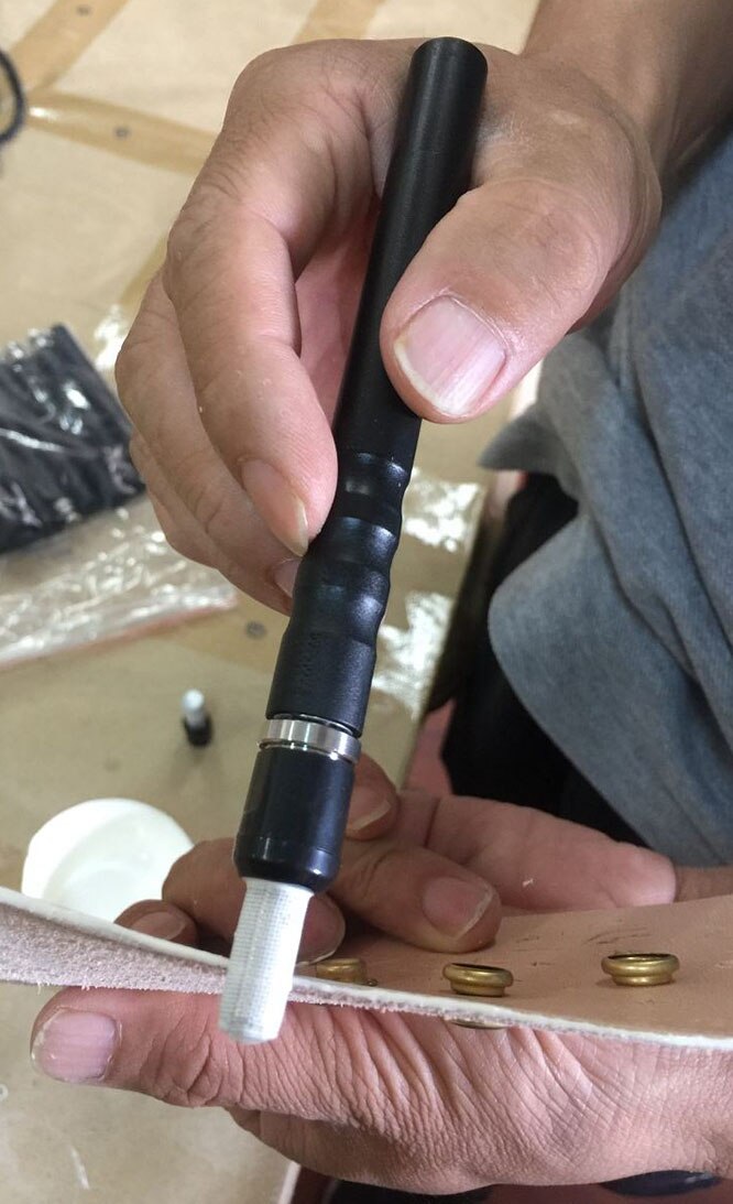 PGFLeather Edge Oil Painting Pen Top Edge Dye Edge Paint Roller Pen Applicator Speedy With 2 Head Craft Tool