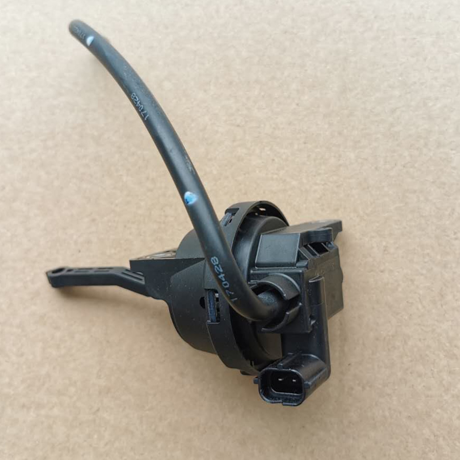 28322 2 b 850 28322-2 b 850 för hyundai kia slang & check v/v assy-vakuumventil-magnetställdon-vis 283222 b 850 ix25 creta 1.6