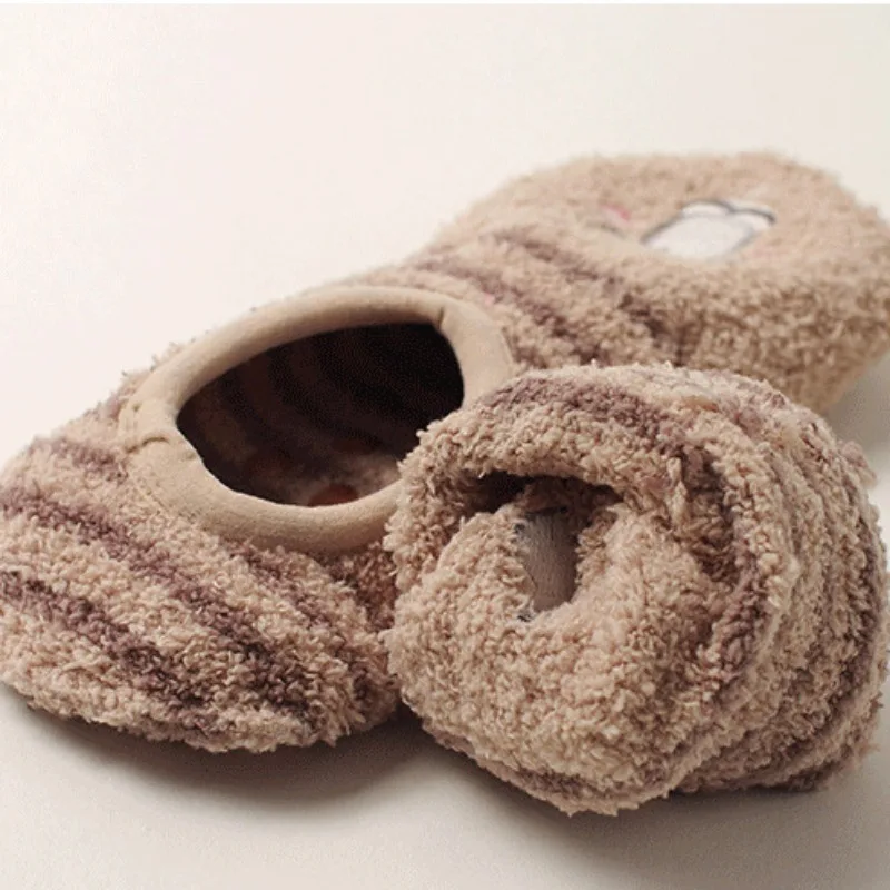 Calcetines de suelo de Otoño/Invierno, medias cálidas antideslizantes, calcetines de Yoga para interiores, zapatillas de pantorrilla baja, medias bonitas de erizo para el hogar, de navidad