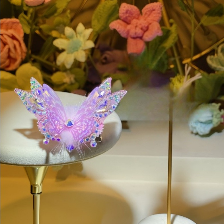 Pinza de pelo de mariposa de actividad creativa para mujeres y niñas, pinzas para el pelo de mariposa con gradiente de diamantes de imitación exquisitos, accesorios bonitos para el cabello: Oro