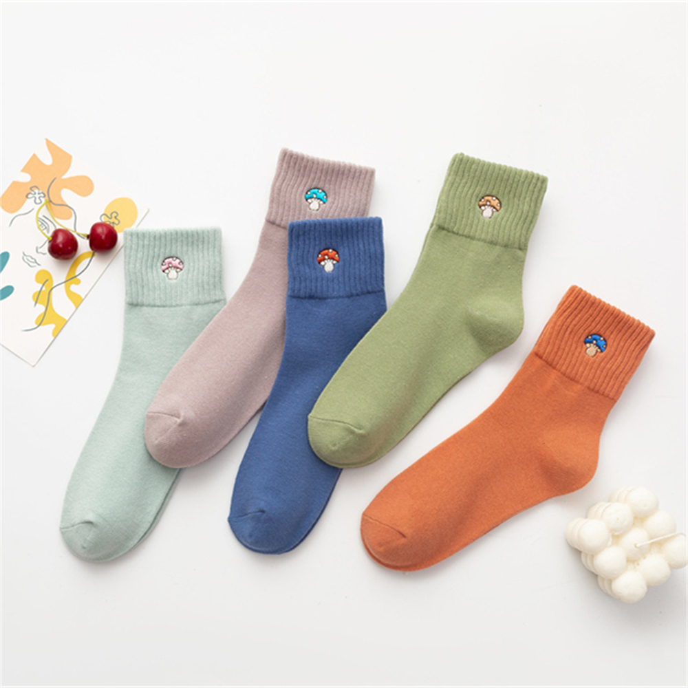 Nouvelle broderie mignon dessin animé champignon à motifs chaussettes décontracté Hipster unisexe drôle de noël Sokken directe