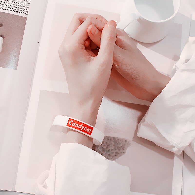 Sport Armband Cartoon EKG Buchstaben Kleine Frische und Einfache Silikon Männliche und Weibliche Studenten Freundinnen Paar Schmuck Trend: white letter