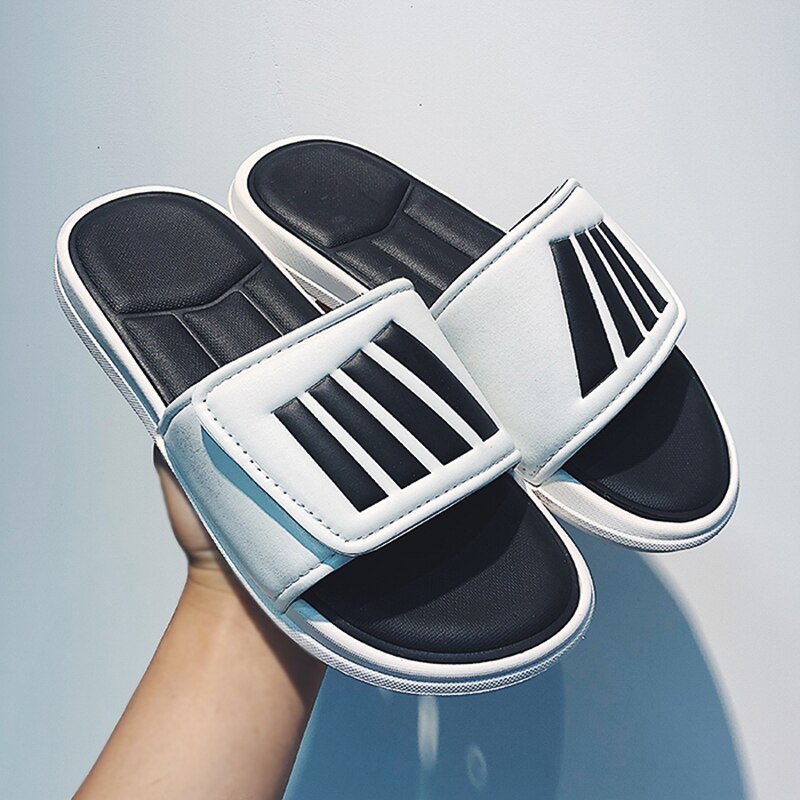 Men Casual Beach Shoes Black White Men Travel Slippers Beach Slippers Mens Comfortable Bathroom Slippers