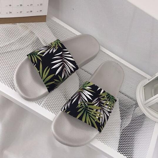 Sommar tofflor i bomullstyg för kvinnor med öppen tå tecknad söt grönt bladtryck anti-halk flip flops utanför kvinna skor: Grå / 7.5