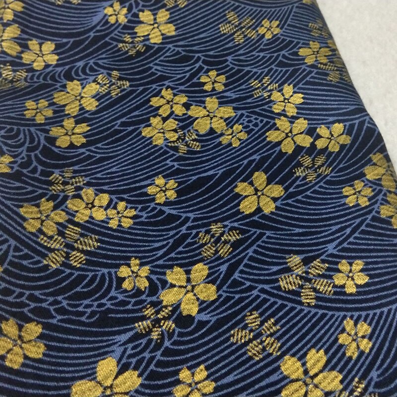 Bonito estampado en azul marino y dorado, flores de cerezo, flores de Sakura, tela de algodón, vestido de costura DIY, 50x100cm, decoración del hogar