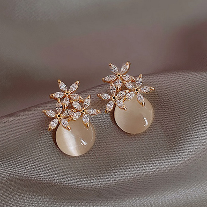 Simple Joker Leaf Zirconia Opal Earrings for Women Exquisite Rhinestone Flower Geometric Stud Earring Girls Classic Jewelry: 2