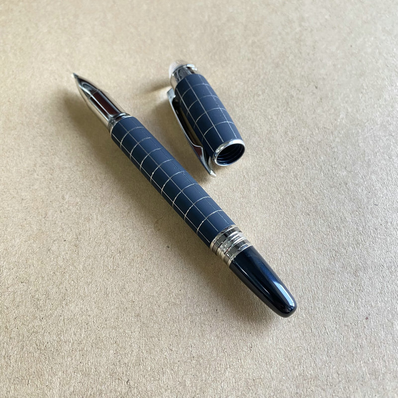 Caneta esferográfica minimalista de metal SW MB Geometria de platina - Rollerball com aderência de borracha Presente de escrita de escritório premium: Transparente
