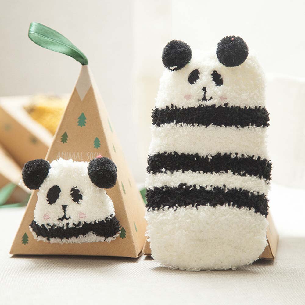 Bonito dos desenhos animados meias curtas primavera e inverno crianças bebê meias quentes adorável presente anti-skid chão menina menino boxed meia coral veludo