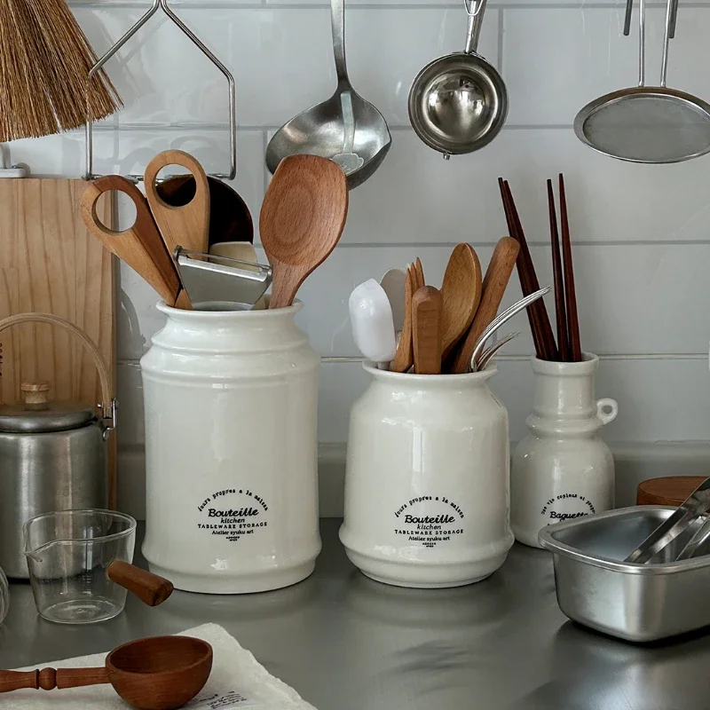 Fransk japansk stil retro køkkenredskaber knive gafler spisepinde rør opbevaringskrukker flasker og vaser