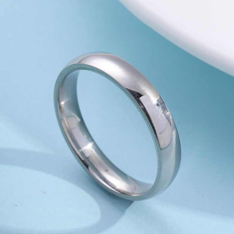 Anillo de acero inoxidable liso Simple a la para mujeres y hombres, anillos clásicos para parejas, joyería de compromiso de boda: 7 / Plata