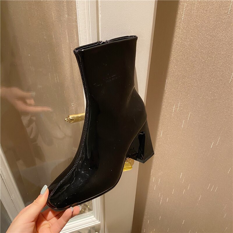 Lyxiga kvinnor lackstövlar vinter varm päls spuare tå röd vit block högklackat martin boots kvinnliga botas: Svart / 8.5