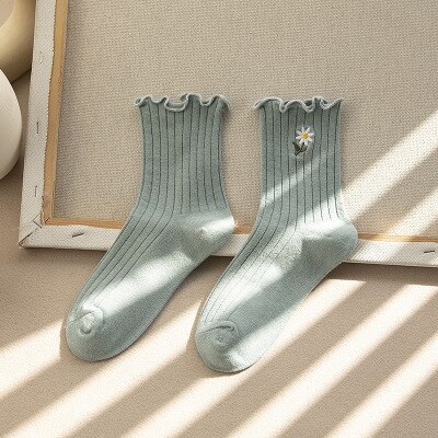 Streetwear Little daisies Embroider Cute Socks Women Japanese Korean Harajuku Style Kawaii Socks Autumn Winter for Ladies: 7