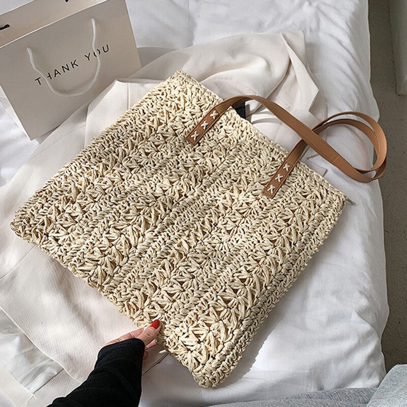 Sac de paille ajouré pour femmes, sac à bandoulière de grande capacité fait à la main en rotin, fourre-tout de voyage tissé plage Shopping,: beige