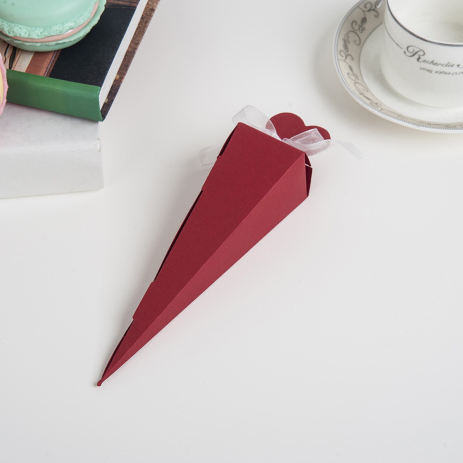 50pcs Cones Favour Box Long Triangles Shape Sweet Candy Box For Wedding Birthday Party Cake Decorating Tools: wine red