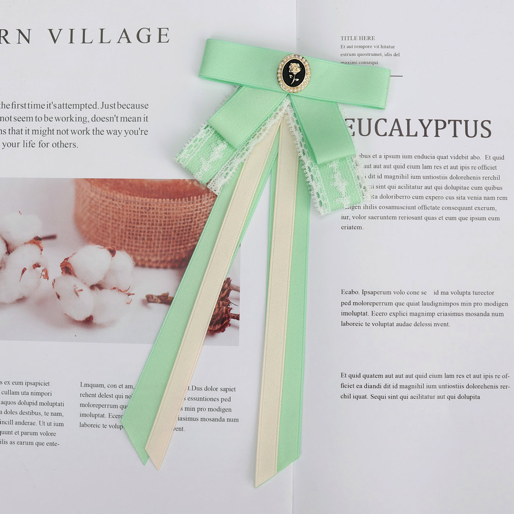 Kvinder vintage forudbundet slipsbroche imiteret diamantsmykker bånd butterfly corsage til skjortekrave tøj: Sort grøn
